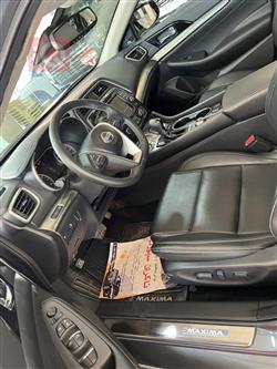 Nissan Maxima